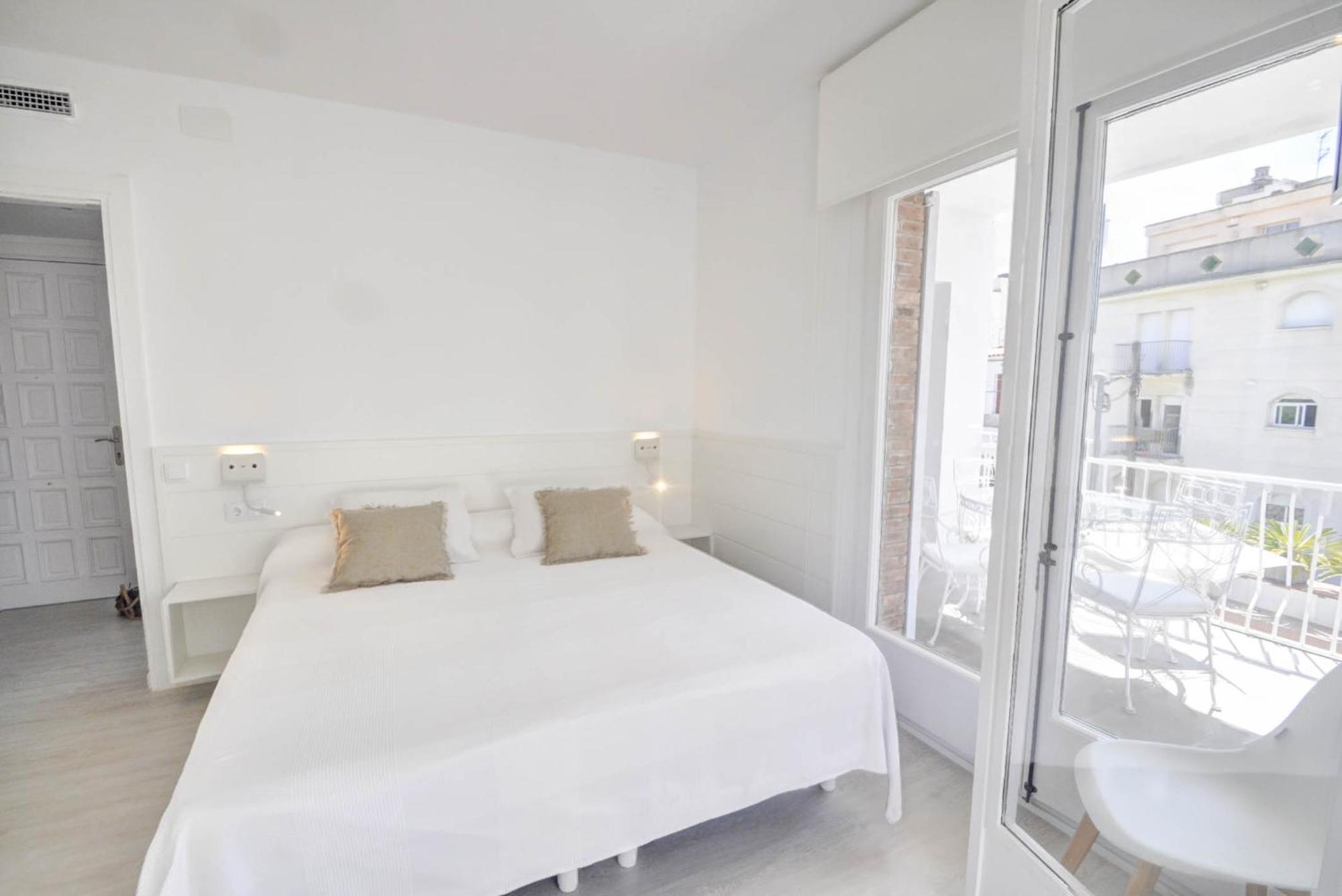 The Luxor Apartment By Hello Homes Sitges Exterior photo